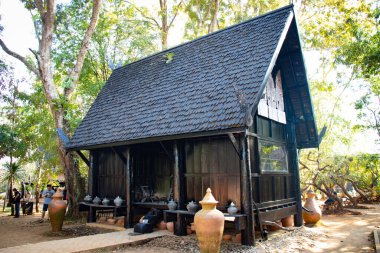 Kara Tapınak 'taki tahta tapınak, Chiang Rai, Tayland