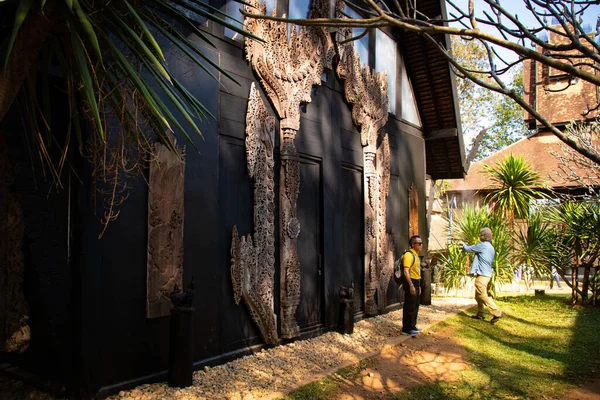 Kara Tapınak 'taki tahta tapınak, Chiang Rai, Tayland