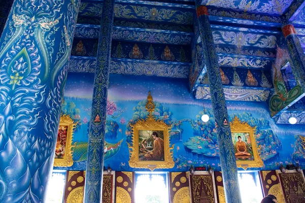 Διακοσμημένη Οροφή Και Τους Τοίχους Στο Μπλε Ναό Ταϊλάνδη — Φωτογραφία Αρχείου