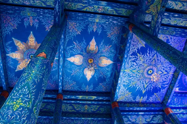 Mavi Tapınak Tayland Dekore Edilmiş Tavan Duvarlar — Stok fotoğraf