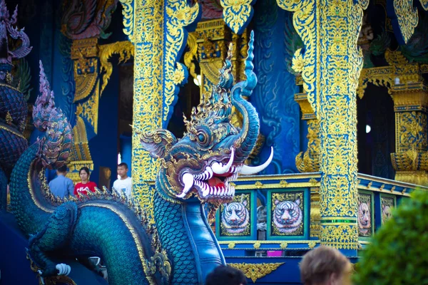 Крупным Планом Изображение Статуи Голубом Храме Таиланд — стоковое фото