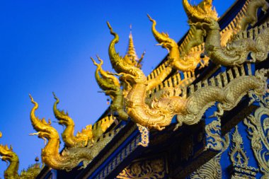 Dış dekorasyonlar ve Tayland 'daki Mavi Tapınak heykelleri.