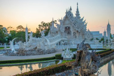 Tayland. Chiang Rai. Beyaz Tapınak