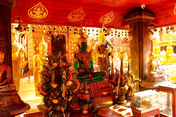 泰国的Wat Doi Suthep寺庙 — 图库照片