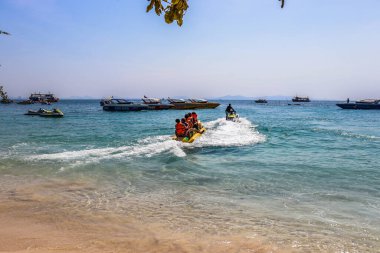 Tayland. Şehir Koh Larn.