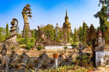 Bu Doi Kham, Tayland 'daki Zümrüt Buddha tapınağı.