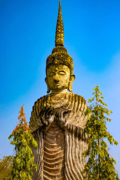 Estátua Buda Dourada Wat Phra Mahathat Bangkok Tailândia — Fotografia de Stock