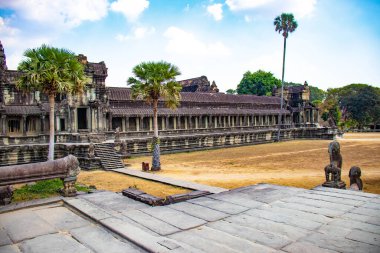 Kamboçya 'daki Angkor Wat tapınağının Asya tarzı mimarisi 