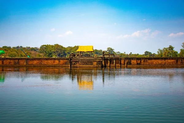 ミャンマーのマンダレー市の公園の川は — ストック写真