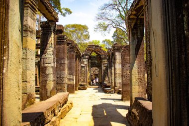 Kamboçya 'daki Angkor Wat tapınağının kalıntıları.