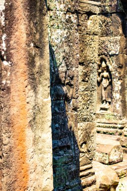 Kamboçya 'daki Angkor Wat tapınağının kalıntıları.