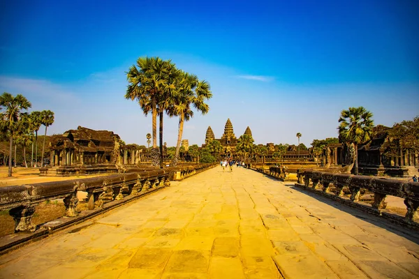 Tourists Walking Temple Angkor Wat Cambodia — Stock Photo, Image