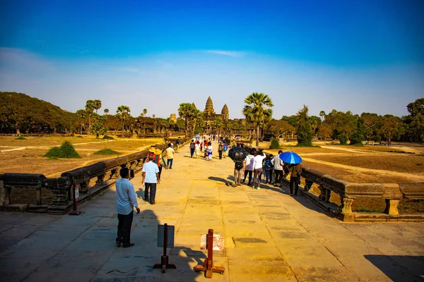 Touristes Marchant Dans Temple Angkor Wat Cambodge — Photo