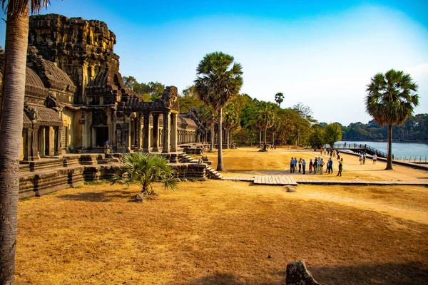 Touristes Marchant Dans Temple Angkor Wat Cambodge — Photo