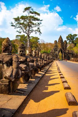 Taştan yapılmış heykeller, Kamboçya