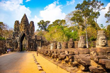 Taştan yapılmış heykeller, Kamboçya