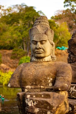 Taştan yapılmış heykeller, Kamboçya