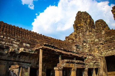 Bayon Tapınağı 'ndaki taş süslemeler ve anıtlar, Kamboçya 