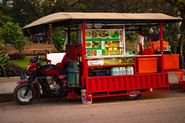 カンボジアのシェムリアップ市の都市シーン — ストック写真