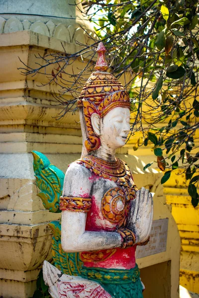 Estátua Templo Budista Camboja — Fotografia de Stock