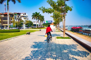 Kamboçya. Phnom Penh. Riverside Mekong İskelesi