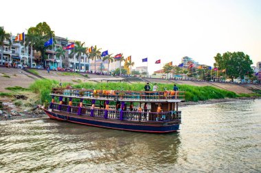 Kamboçya. Phnom Penh. Riverside Mekong İskelesi