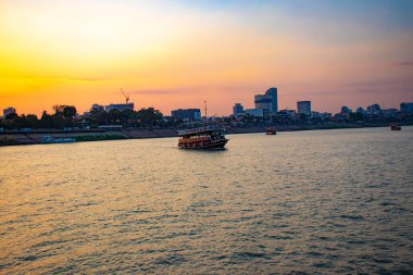 Kamboçya. Phnom Penh. Riverside Mekong İskelesi