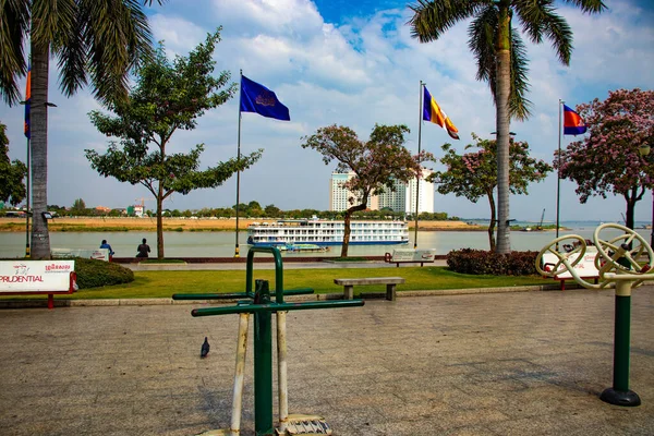 Camboya Phnom Penh Riverside Mekong Pier —  Fotos de Stock