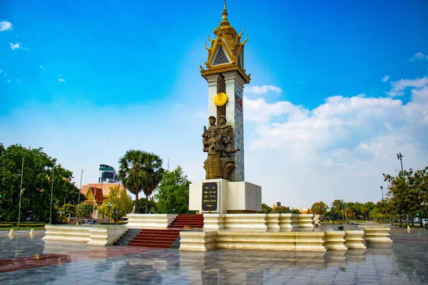 Камбоджа Пномпень Памятник Вьетнамской Камбодже — стоковое фото