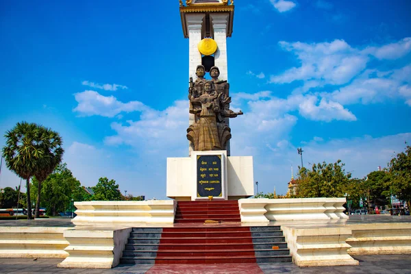 Камбоджа Пномпень Памятник Вьетнамской Камбодже — стоковое фото