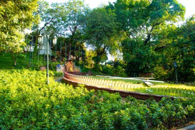 Kamboçya. Phnom Penh. Ne Phnom Tapınağı