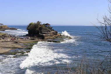 Endonezya 'daki tapınaktan okyanus manzarası