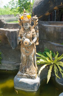 Endonezya 'daki tapınağın Asya tarzı mimarisi