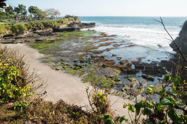 Endonezya 'daki tapınaktan okyanus manzarası