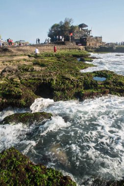 Endonezya 'daki tapınaktan okyanus manzarası