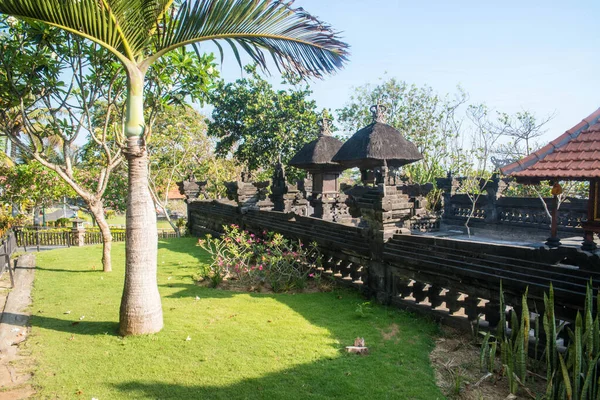 Храм Тана Лота Днем Индонезия — стоковое фото