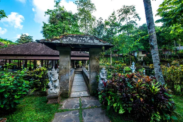 Ubud Daki Endonezya Antik Tapınağı — Stok fotoğraf