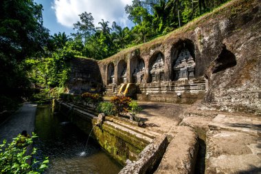Ubud 'daki Endonezya antik tapınağı 