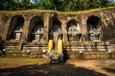 Ubud 'daki Endonezya antik tapınağı 