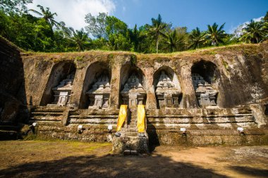 Ubud 'daki Endonezya antik tapınağı 