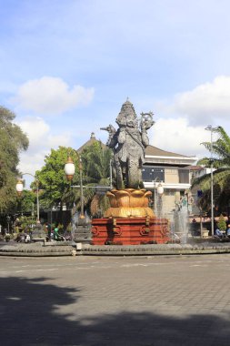 Ubud 'daki Endonezya antik tapınağı 