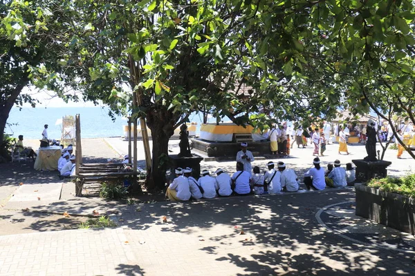 Indonesien Ubud Människor Som Går Nära Lempuyang Temple Canang Sari — Stockfoto