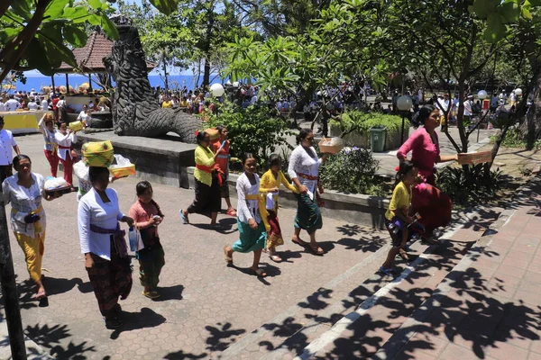 Besökare Lempuyang Tempel Indonesien — Stockfoto