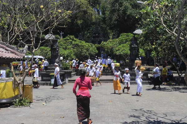 Indonesien Ubud Menschen Gehen Der Nähe Des Lempuyang Tempels Während — Stockfoto