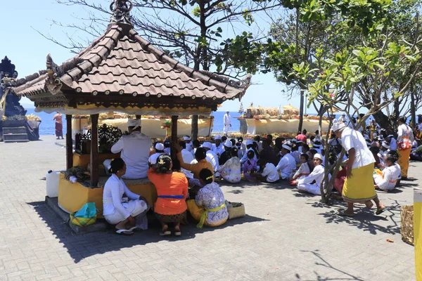 Indonesien Ubud Människor Som Går Nära Lempuyang Temple Canang Sari — Stockfoto