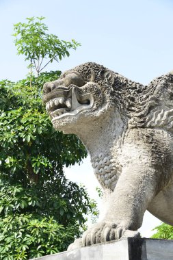 Endonezya 'nın Ubud şehrinde gündüz vakti Maymun Ormanı 