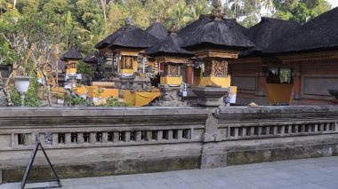 Endonezya 'nın Ubud kentindeki Tiran Tapınağı dekorasyon ve mimarisini Empul  