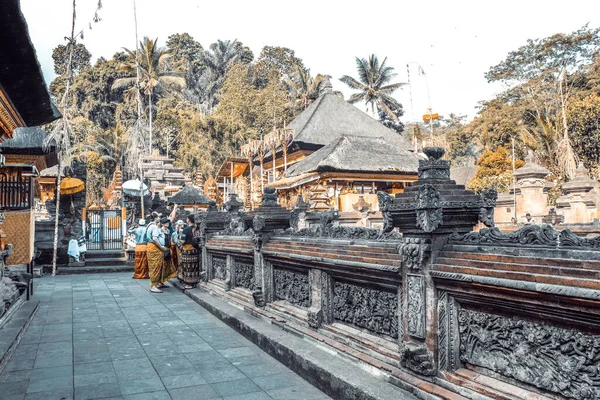 Храм Тирта Эмпул Украшения Архитектуры Убуде Индонезия — стоковое фото