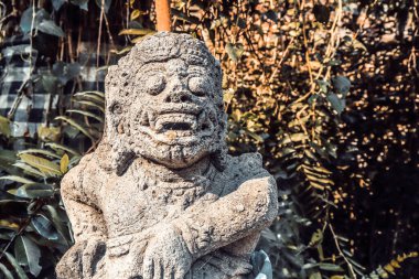 Endonezya 'nın Ubud kentindeki Tiran Tapınağı dekorasyon ve mimarisini Empul  