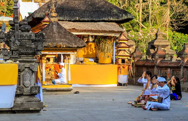 Endonezya Nın Ubud Kentindeki Tiran Tapınağı Dekorasyon Mimarisini Empul — Stok fotoğraf